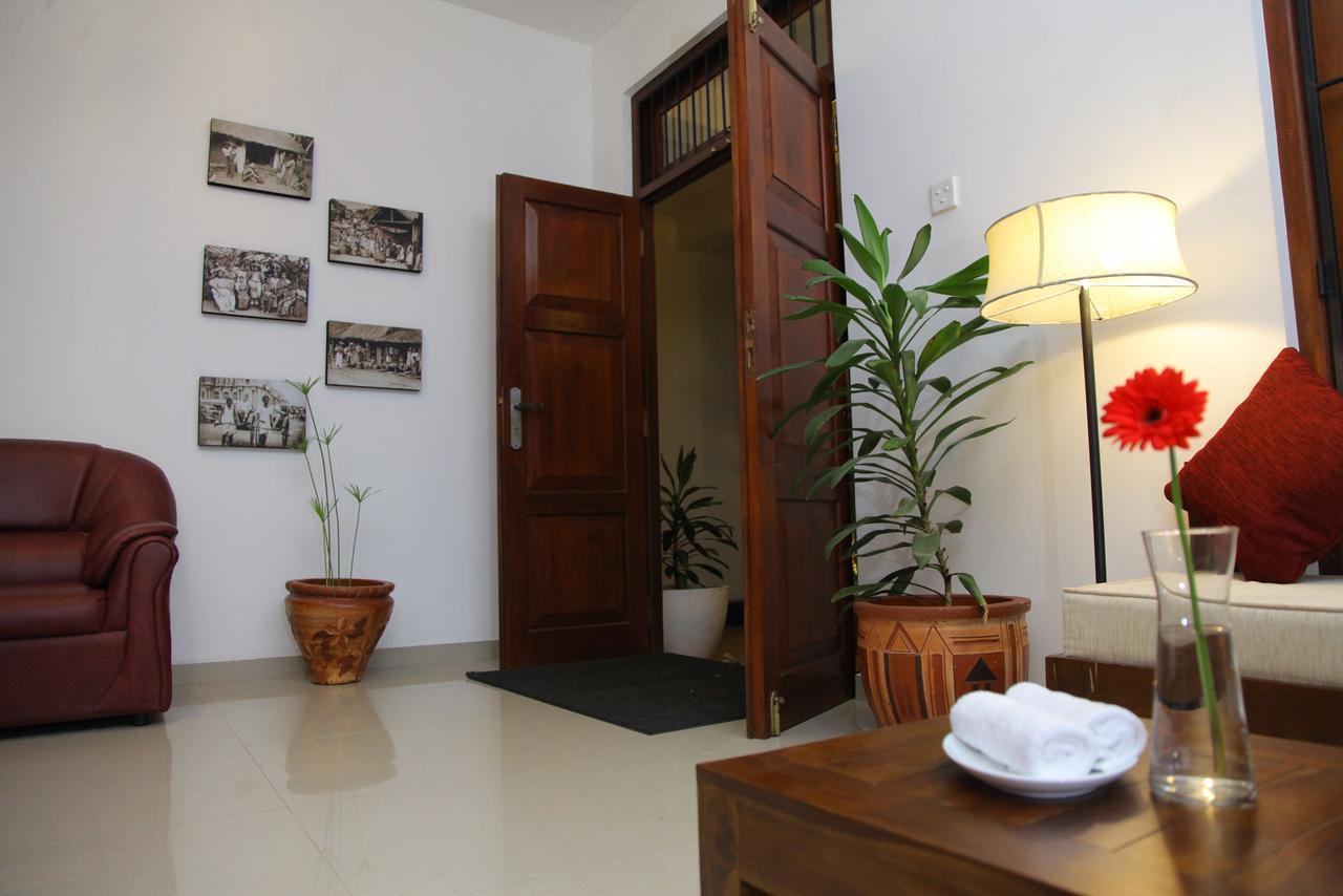 Rohini Residence Airport Transit Hotel كاتوناياكى المظهر الخارجي الصورة