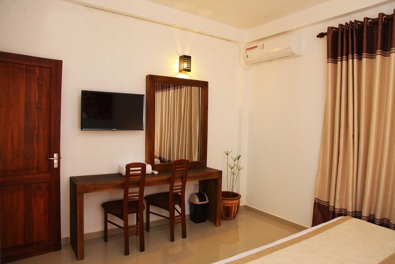 Rohini Residence Airport Transit Hotel كاتوناياكى المظهر الخارجي الصورة