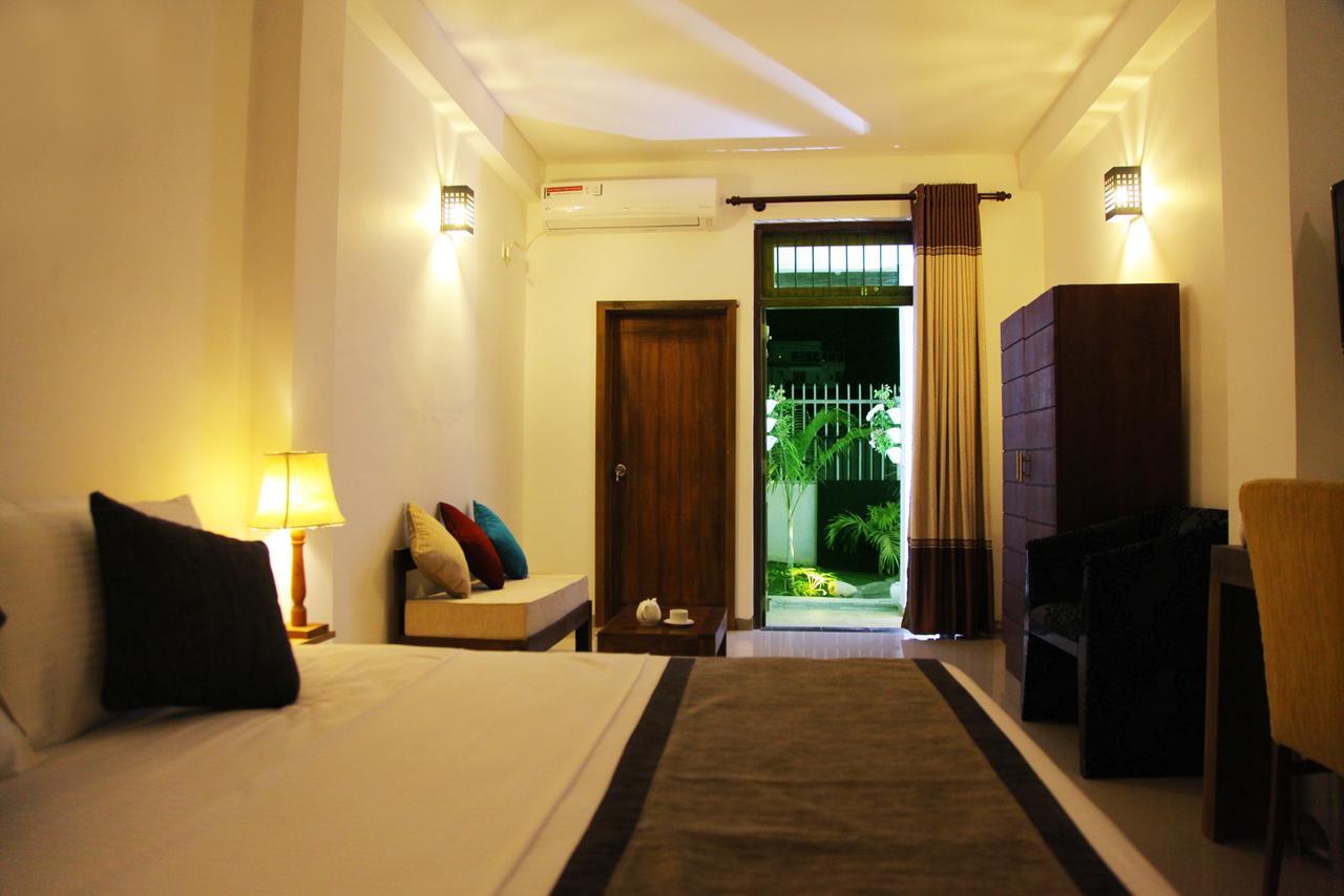 Rohini Residence Airport Transit Hotel كاتوناياكى المظهر الخارجي الصورة