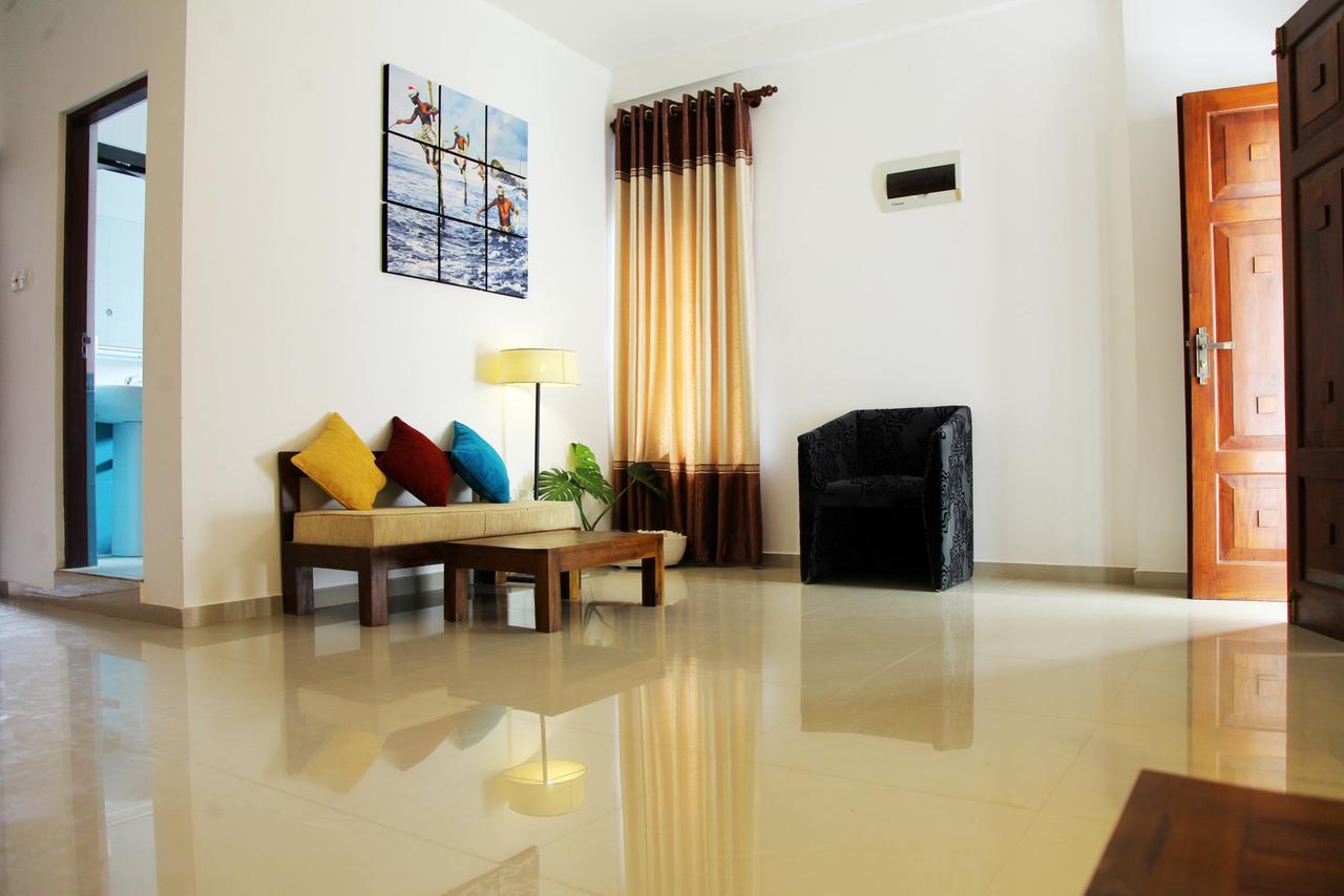 Rohini Residence Airport Transit Hotel كاتوناياكى المظهر الخارجي الصورة