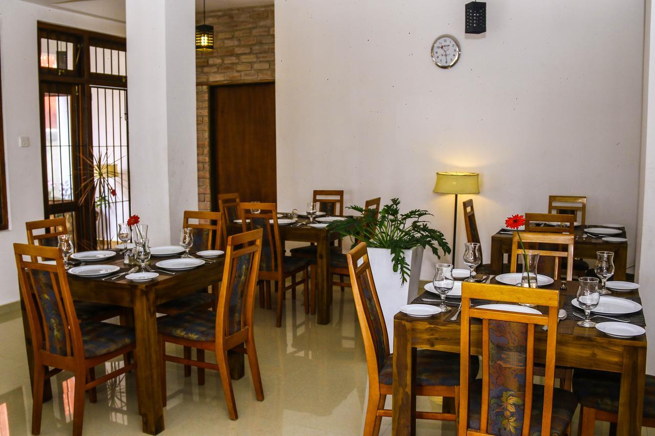 Rohini Residence Airport Transit Hotel كاتوناياكى المظهر الخارجي الصورة